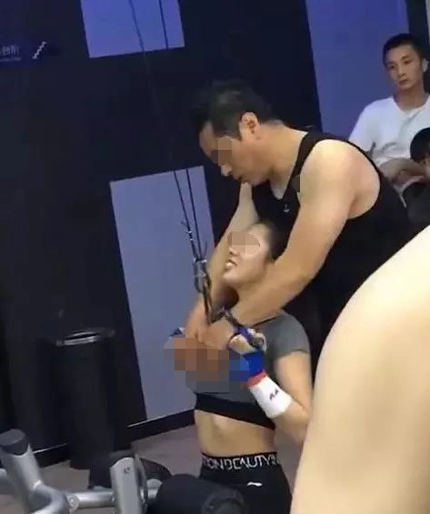 去健身房找私教的女的_女朋友健身房报私教_健身房私教和女学员恋爱