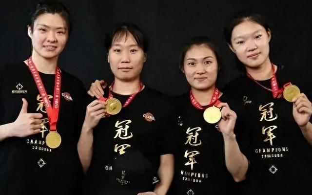 广东职业技术学院篮球队_广州职业篮球队_广州大学生职业篮球赛冠军