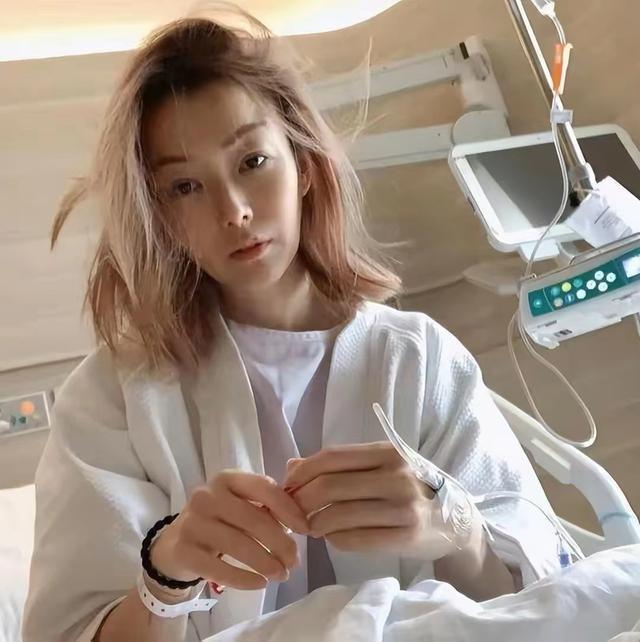 明星健身女有哪些_健身明星女神_女生健身明星