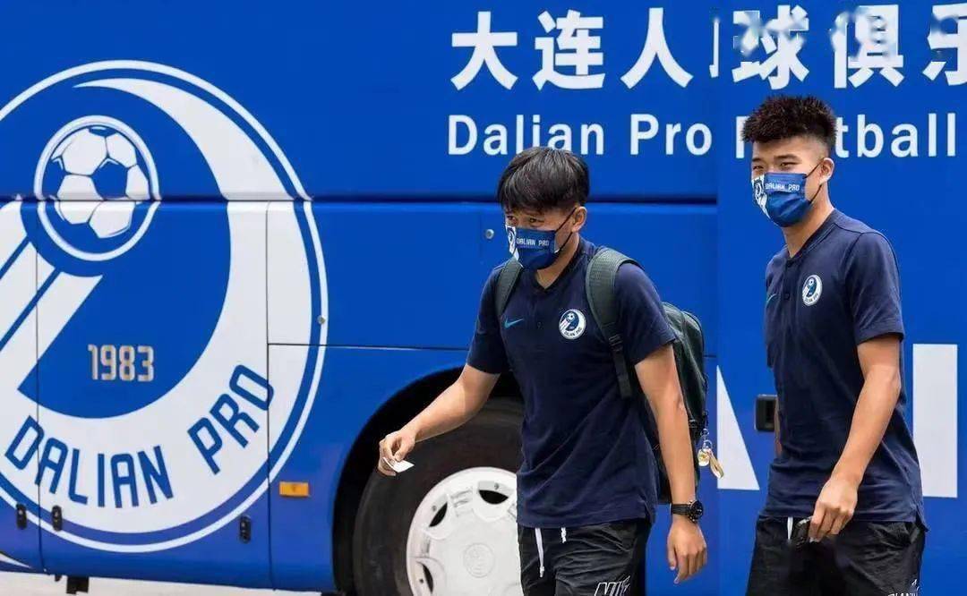 c罗俱乐部冠军_c罗足球校园冠军图片_c罗校园足球冠军