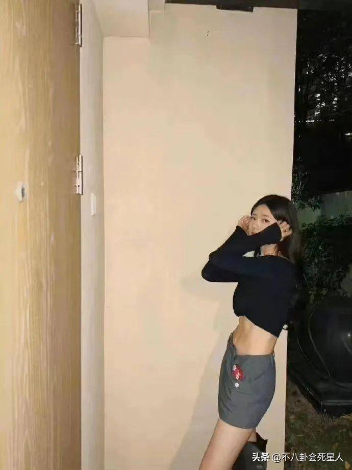 明星健身女有哪些_女生健身明星_健身明星女神