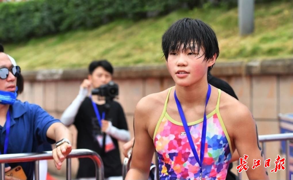 湖北游泳女冠军_武汉游泳冠军女子名单_游泳名单武汉女子冠军有哪些