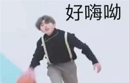 蔡徐坤打篮球原版视频无水印_蔡徐坤打篮球技巧_篮球暴打蔡徐坤
