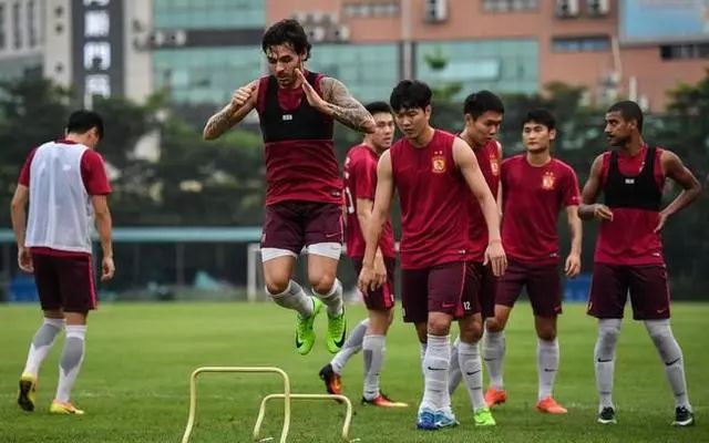 恒大2013年亚冠_恒大2013亚冠夺冠历程_恒大足球亚冠冠军2013球员