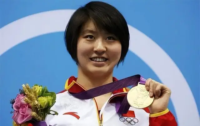 游泳冠军女孩_游泳女子冠军_最牛女子游泳冠军是谁啊