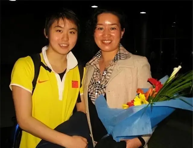 游泳冠军女孩_游泳女子冠军_最牛女子游泳冠军是谁啊