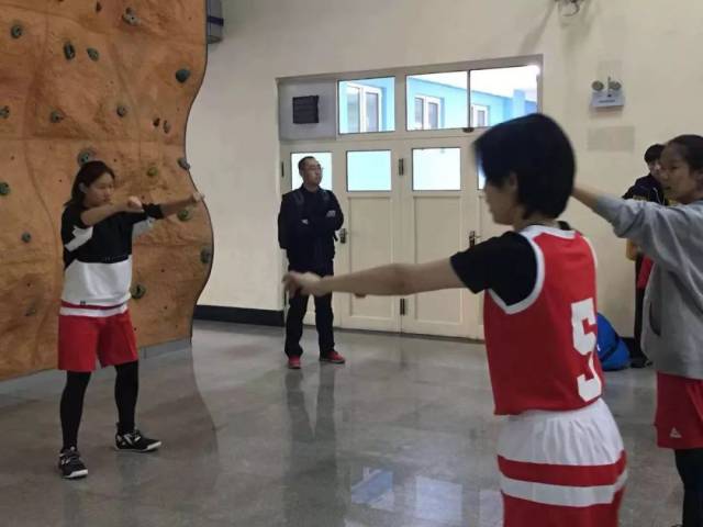 女子乙组篮球赛冠军是谁_篮球乙赛女子冠军组是哪个队_3v3女子篮球冠军