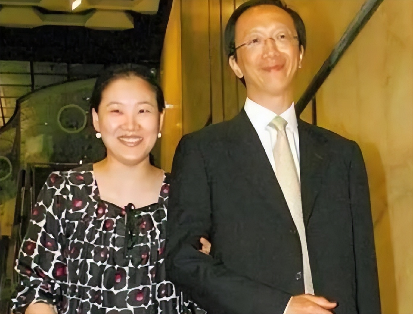 游泳冠军父母矮的_游泳冠军的父母_游泳冠军父母是谁