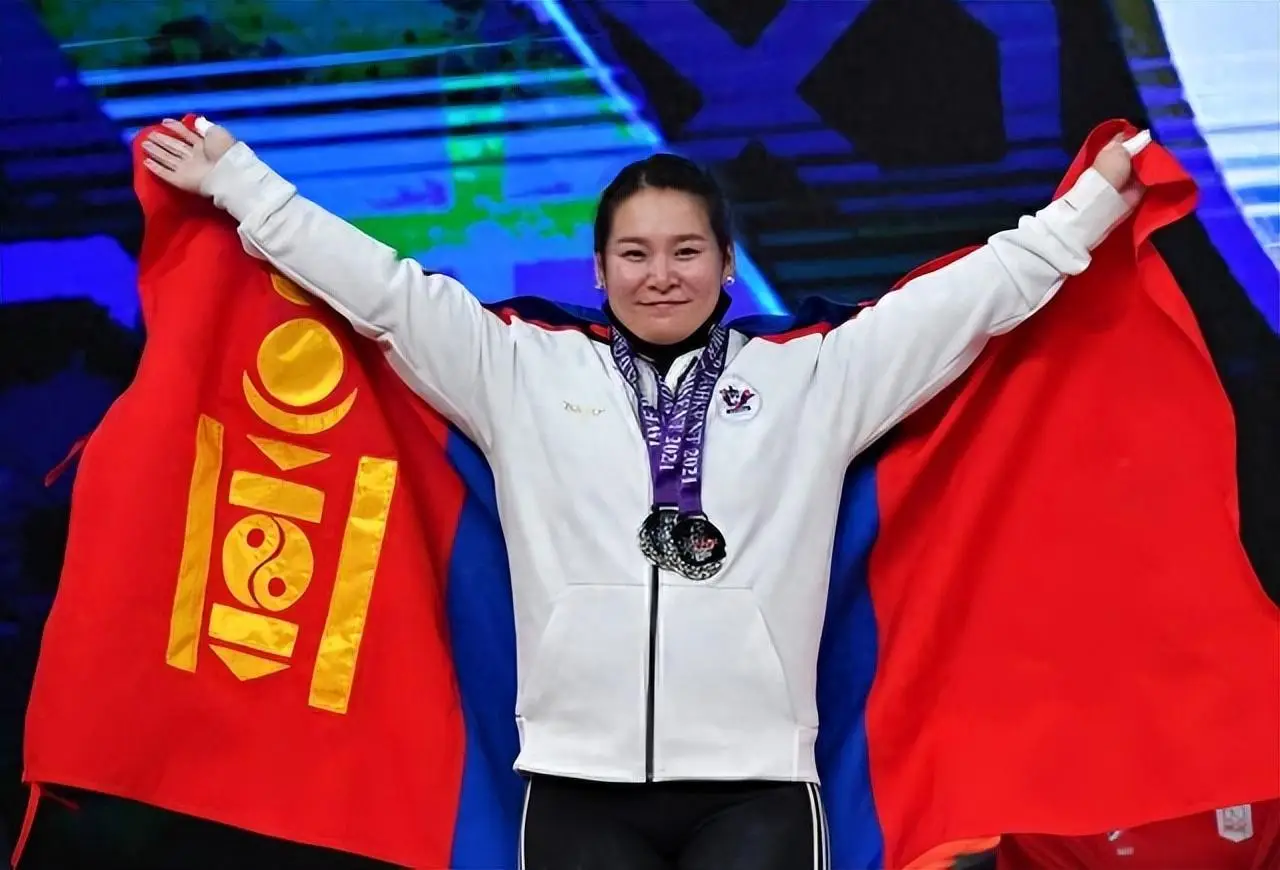 奥运会举重女冠军流血_举重吐血的奥运冠军_奥运冠军举重内出血