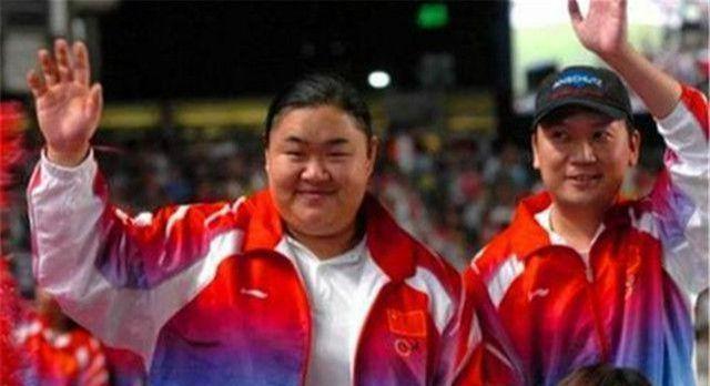 奥运举重女冠军出血_奥运会举重女冠军流血_举重吐血的奥运冠军