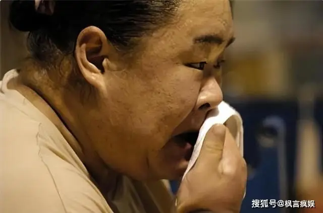 奥运会举重冠军女子_举重吐血的奥运冠军_奥运会举重女冠军流血