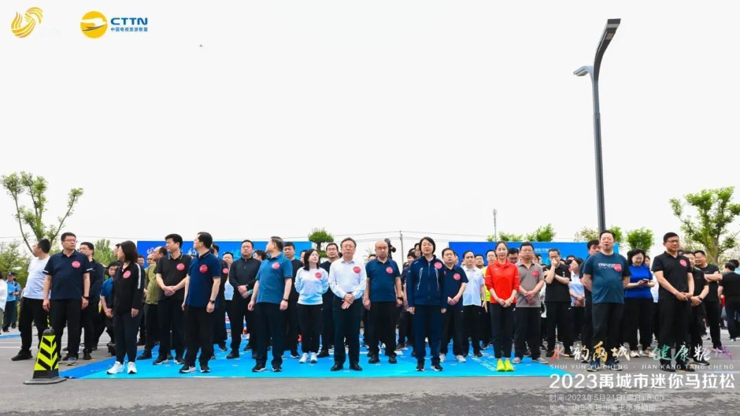 马拉松采访冠军媒体视频_媒体采访马拉松冠军_马拉松运动员采访