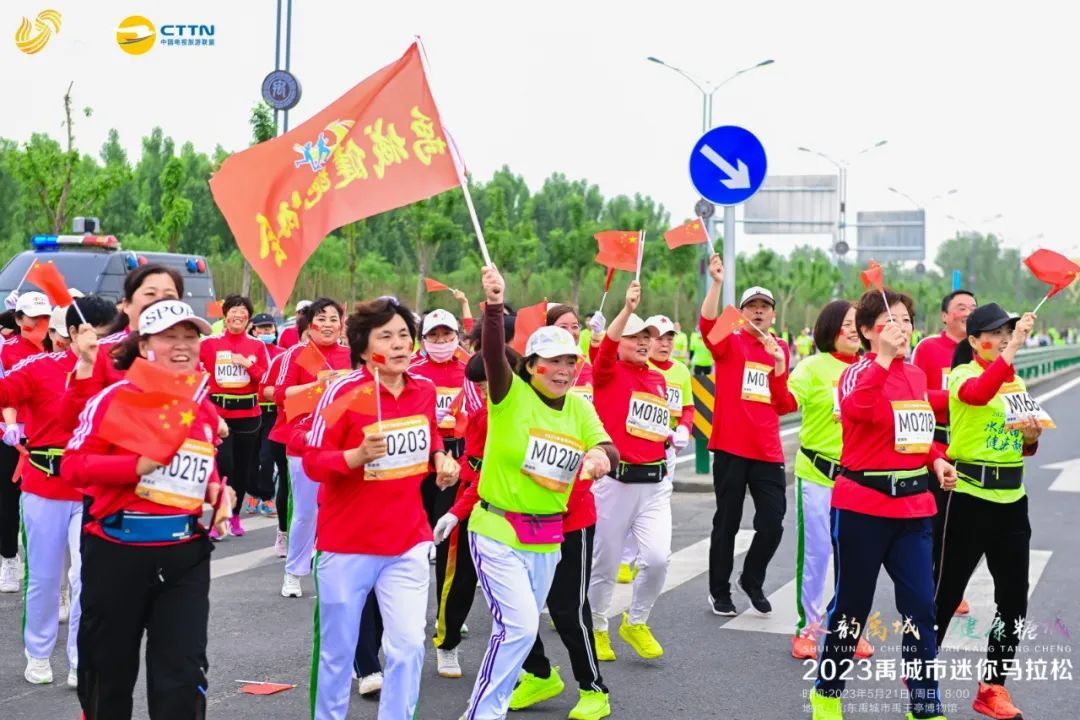 媒体采访马拉松冠军_马拉松运动员采访_马拉松采访冠军媒体视频