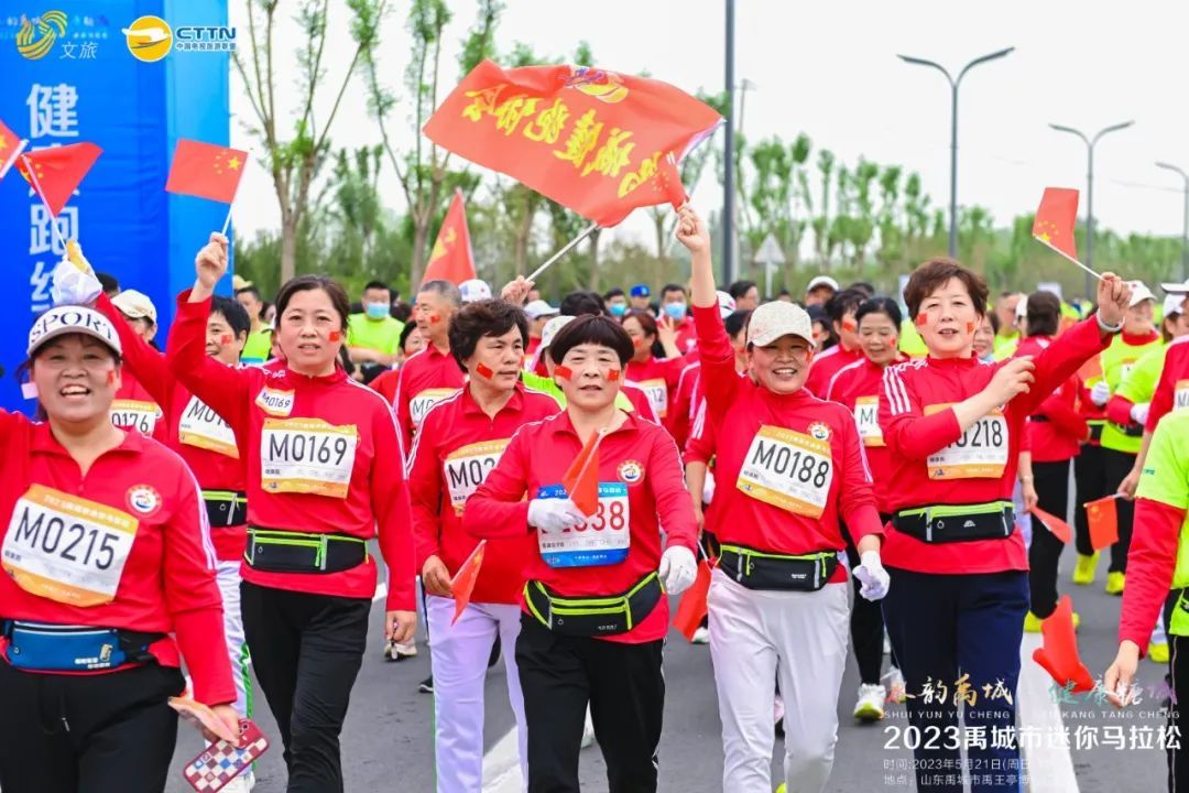 马拉松采访冠军媒体视频_媒体采访马拉松冠军_马拉松运动员采访