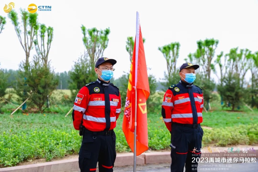 马拉松运动员采访_媒体采访马拉松冠军_马拉松采访冠军媒体视频