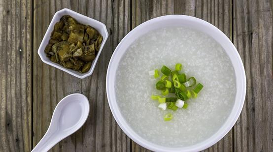 胃不好要注意: 5种伤胃食物很多人在吃, 别大意